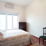 Rent 1 bedroom apartment of 100 m² in Lisboa