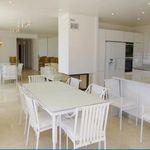 Maison de 250 m² avec 5 chambre(s) en location à Vallauris
