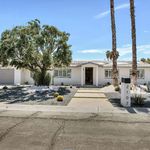 Rent 4 bedroom apartment of 264 m² in Palm Springs