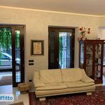 Affitto 5 camera casa di 190 m² in Roma