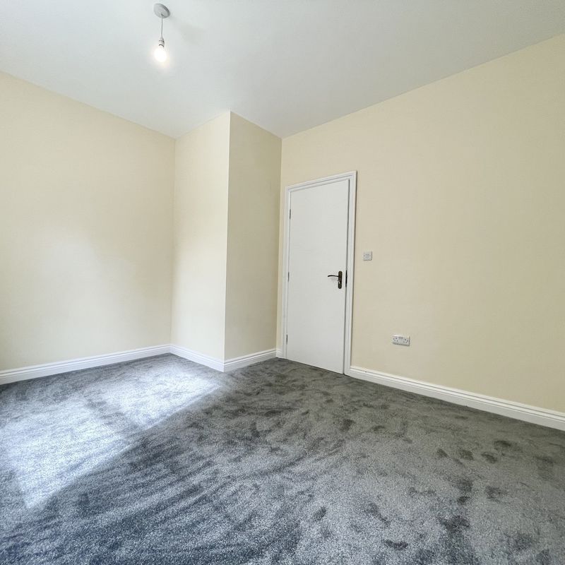 2 bedroom property to let in Clarkegrove Road, Sheffield, S10 2NJ - £1,200 pcm Broomfield