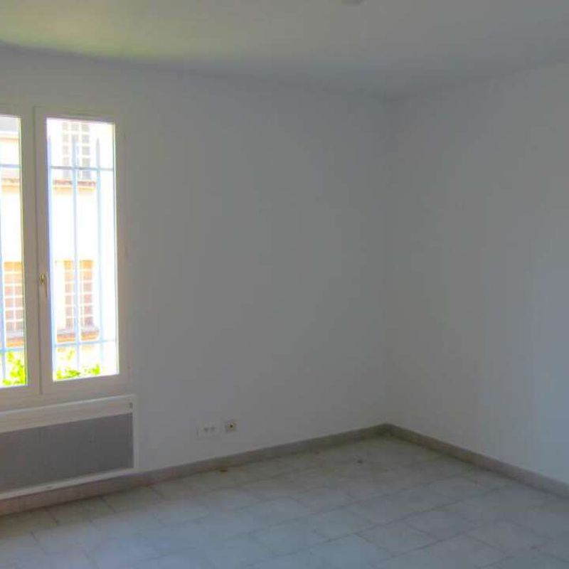 Location appartement 1 pièce 40 m² Pertuis (84120)