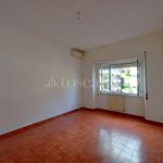 Rent 6 bedroom house of 139 m² in Roma