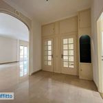 Rent 5 bedroom apartment of 170 m² in Milano
