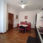 Affitto 2 camera appartamento di 70 m² in Saronno
