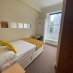 Rent 4 bedroom apartment in Edinburgh