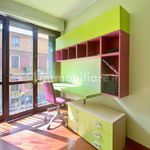 Affitto 3 camera appartamento di 92 m² in Milano