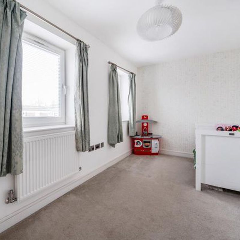 Terraced house to rent in Slough, Berkshire SL1 Lent