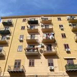 Affitto 4 camera appartamento di 122 m² in Palermo