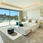 Alquilo 6 dormitorio casa de 921 m² en Málaga