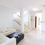Rent 3 bedroom house of 140 m² in Guardamar del Segura