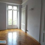 Affitto 6 camera appartamento di 200 m² in Torino