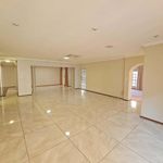 Rent 4 bedroom house of 700 m² in Pretoria