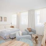Rent 1 bedroom apartment of 47 m² in Porto