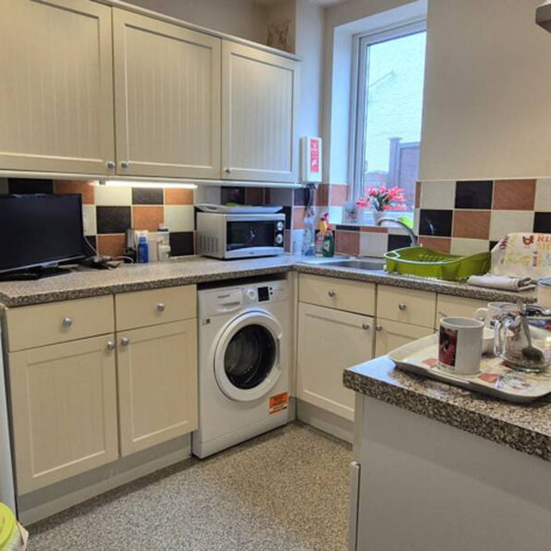 2 Bedroom Apartment to Rent in Manor Road, Paignton Torbay