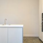 Huur 3 slaapkamer appartement van 210 m² in Kortrijk