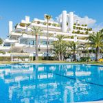 Rent 3 bedroom apartment of 203 m² in Marbella