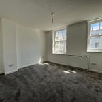Rent 3 bedroom apartment in Brighton