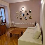 Rent 3 bedroom apartment of 90 m² in Gardone Riviera