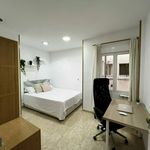 Rent 5 bedroom apartment in Vila-real