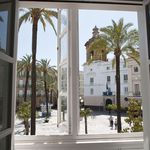 Rent 2 bedroom apartment of 90 m² in Cádiz