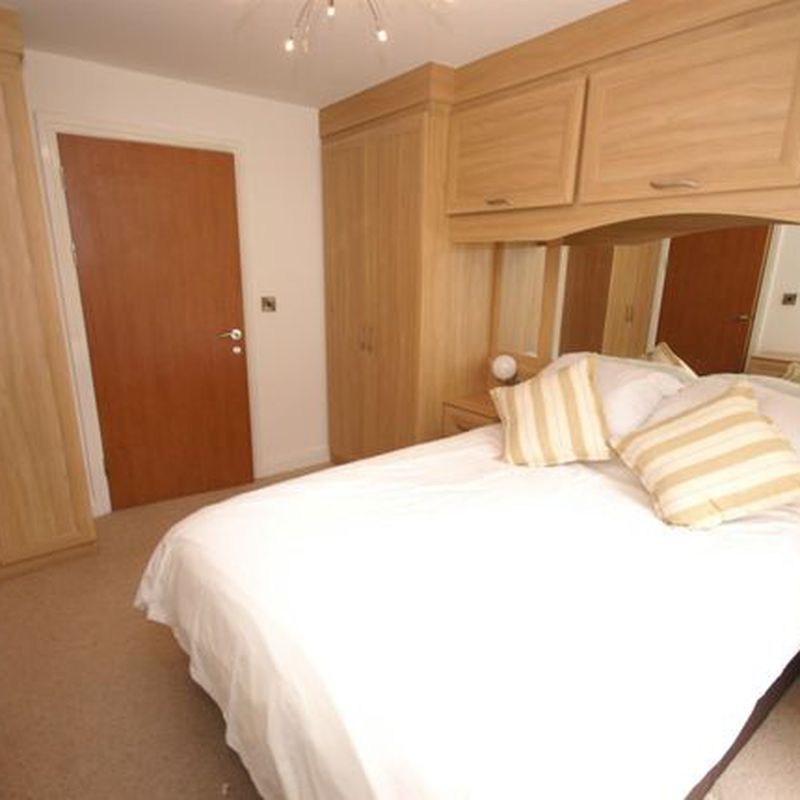 Flat to rent in Bloomfield Apartments, Markland Hill, Heaton BL1