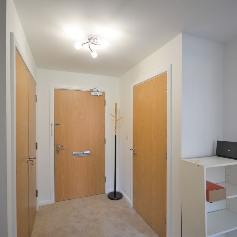 2 Bedroom Flat for Rent Outwood