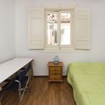 Rent a room of 270 m² in Madrid