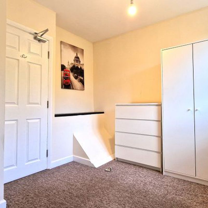 Room to rent in Eaton Green Road, Luton LU2