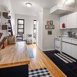 Rent 2 bedroom apartment of 92 m² in New York