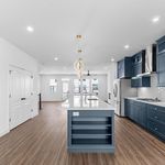 Rent 4 bedroom apartment of 224 m² in St Louis