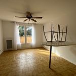 Rent 1 bedroom apartment of 21 m² in Bandol