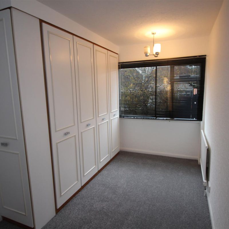 3 bed flat to rent in hale lane, edgware, ha8 The Hale