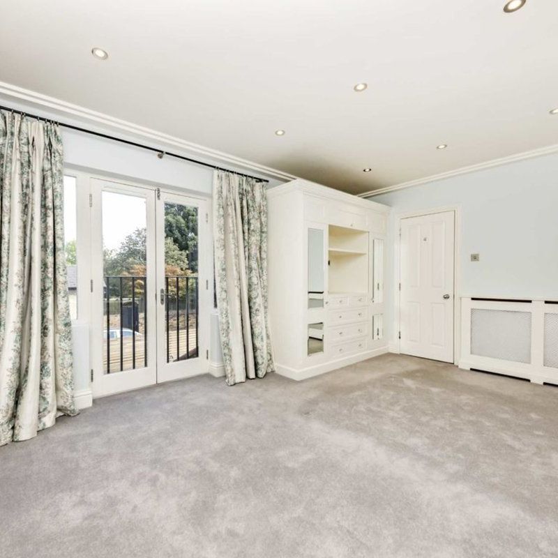 house for rent in The Avenue West Ealing, W13