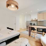 Rent 4 bedroom apartment of 27 m² in Paris