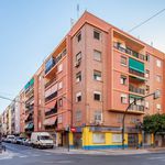 Rent 4 bedroom apartment of 116 m² in València