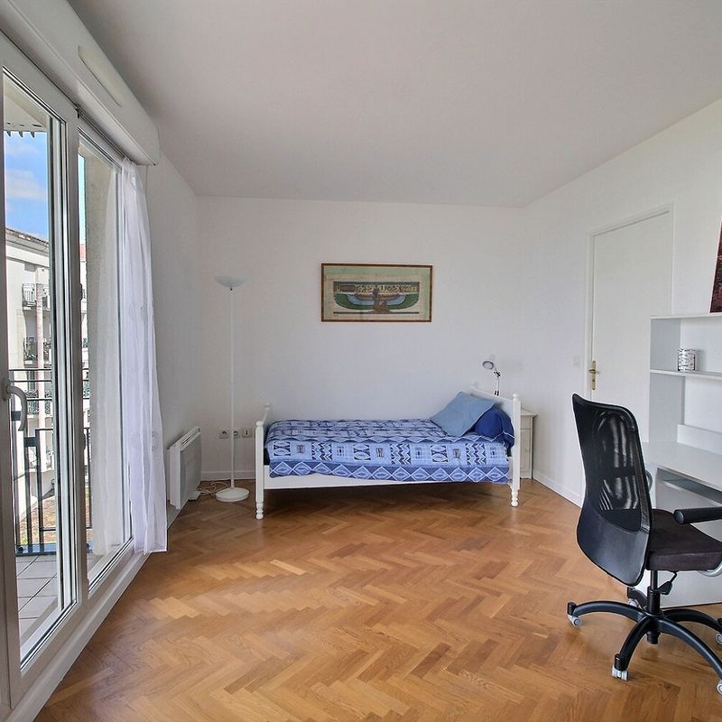 En location Appartement 1 pièce 28 m Montigny-le-Bretonneux