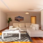 Rent 3 bedroom house of 250 m² in Vale e Cova do Pico