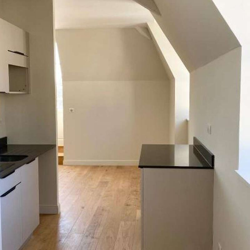 Location appartement 2 pièces 42 m² Fontenay-le-Comte (85200)