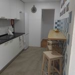 Rent a room of 60 m² in Cova da Piedade