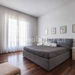 Rent 5 bedroom house of 300 m² in Forte dei Marmi