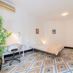 Rent a room of 190 m² in Novelda