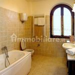 Affitto 5 camera appartamento di 180 m² in Assisi