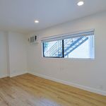 Rent 3 bedroom apartment of 14 m² in Los Angeles