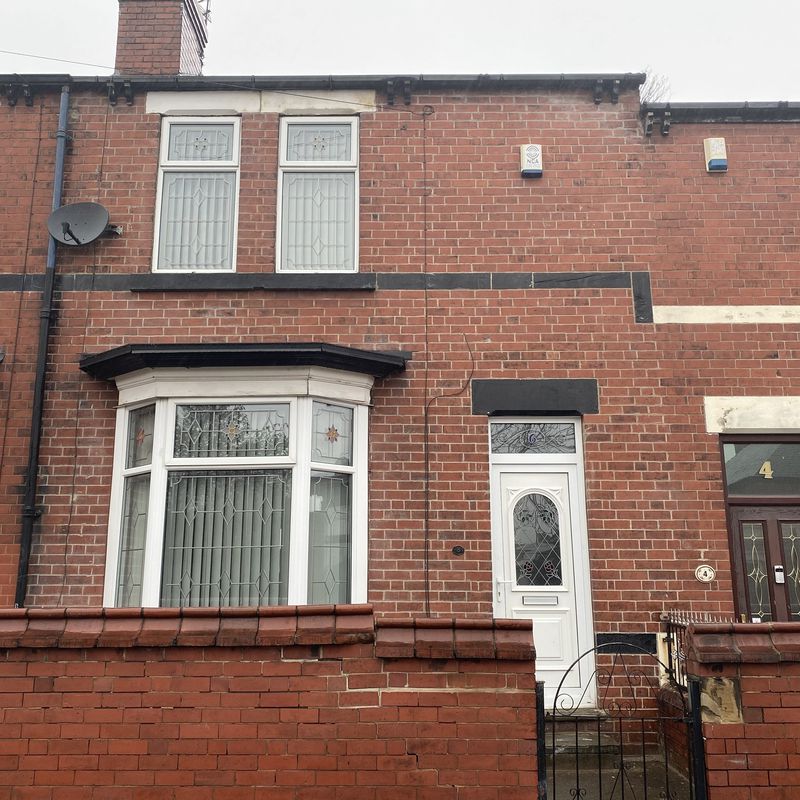 2 bedroom property to let in Auckland Road, Mexborough, S64 0AN - £700 pcm Dolcliffe Common