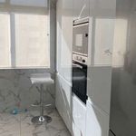 Rent 2 bedroom apartment in Algés
