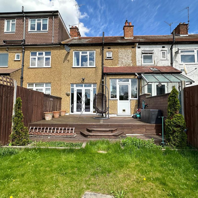 3 bed terraced house to rent West Harrow