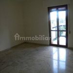 Affitto 4 camera appartamento di 150 m² in Palermo