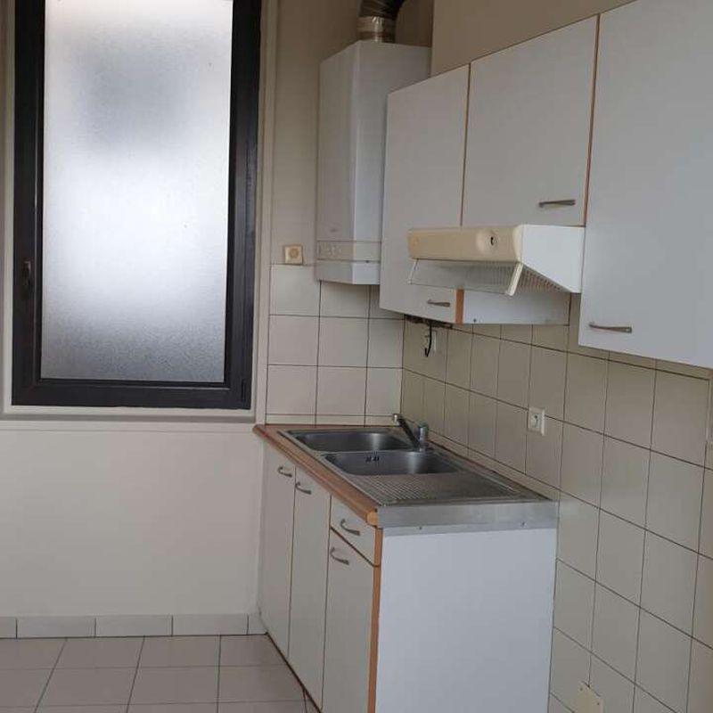 Location appartement 3 pièces 65 m² Rodez (12000)