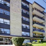 Appartement de 66 m² avec 2 chambre(s) en location à Toronto